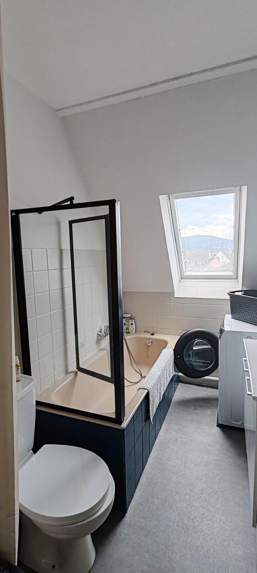 Apartment Cocon Sous Les Toits - Vue Sur Les Chateaux Et Le Vignoble - Proche Centre - Parking Gratuit *