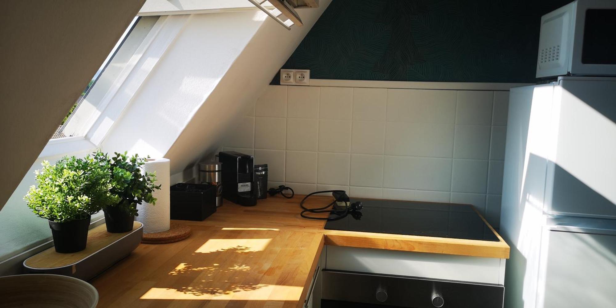 Apartment Cocon Sous Les Toits - Vue Sur Les Chateaux Et Le Vignoble - Proche Centre - Parking Gratuit *